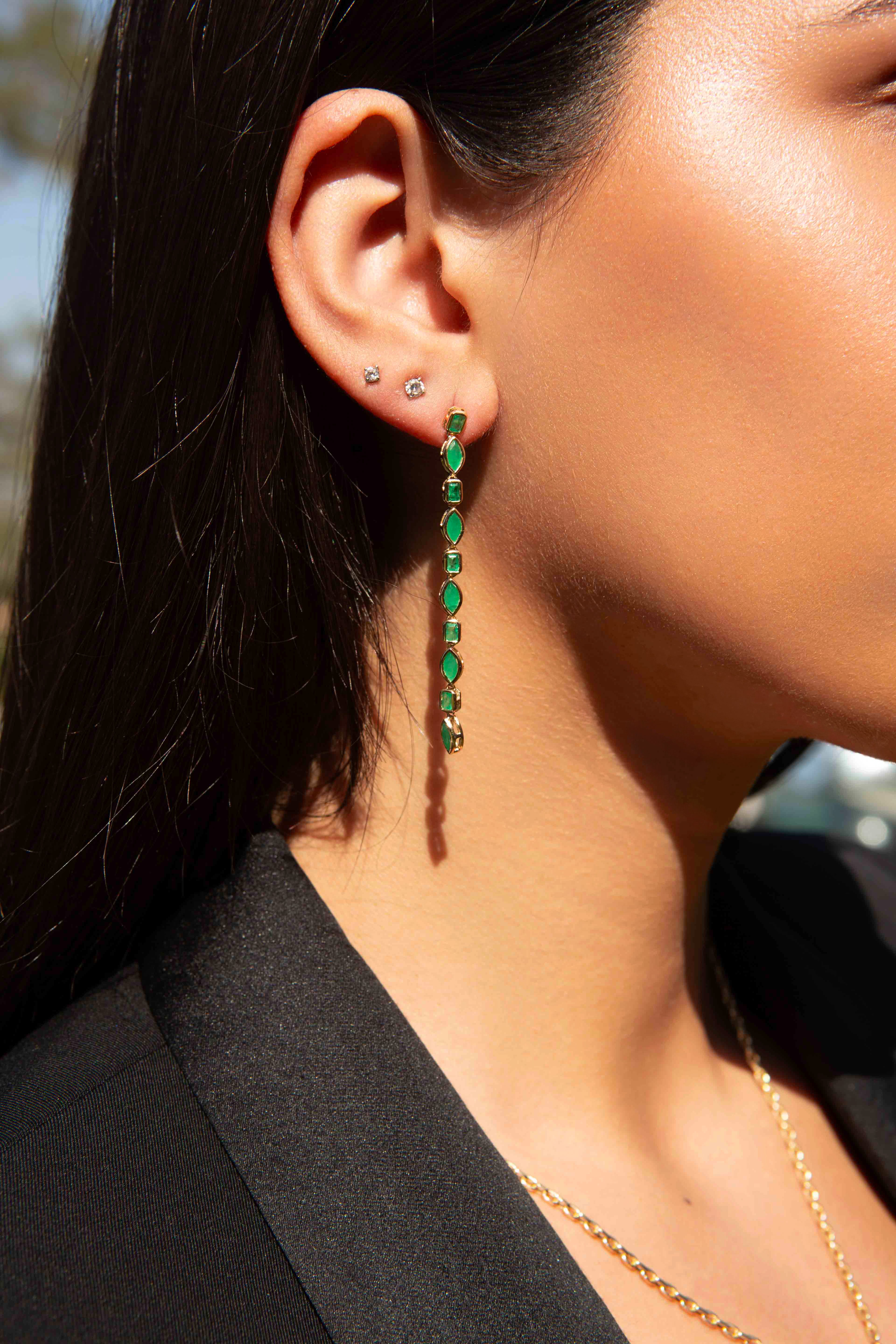 ALTERNATING EMERALD LINEAR EARRINGS