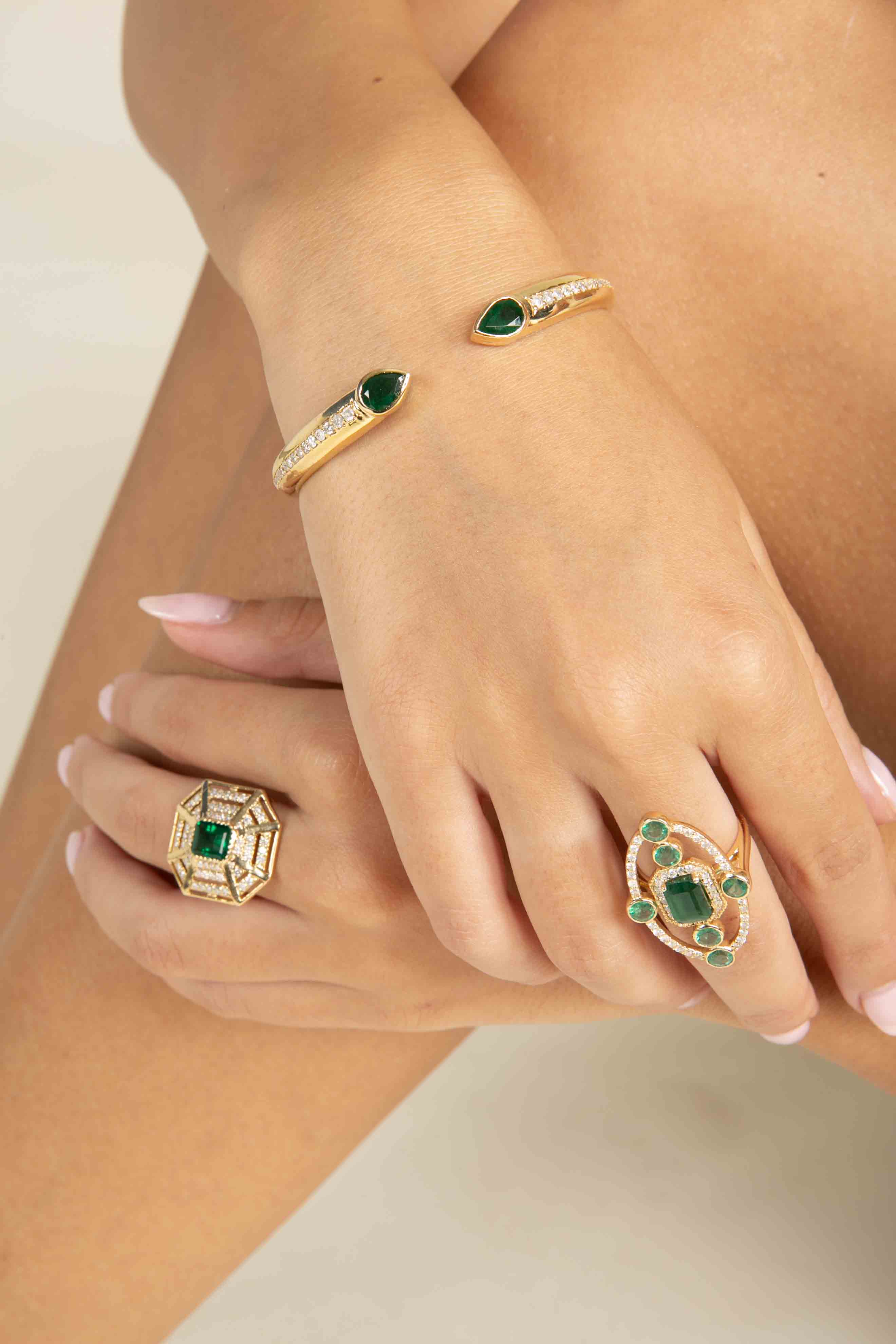 EMERALD DIAMOND CUFF